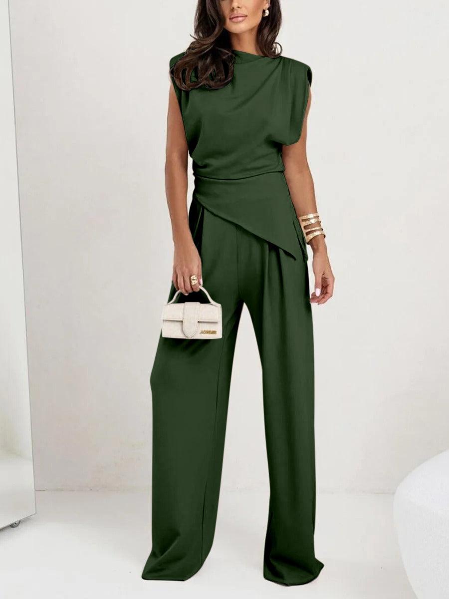 Conjunto casual de duas peças sem mangas, modelo irregular.