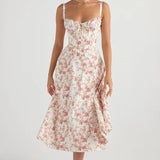 VESTIDO CON DETALLE DE CORSET Y CINTURA MARCADA