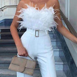 Macacão justo e sexy com ombros à mostra e modelagem justa, estilo anos 360.