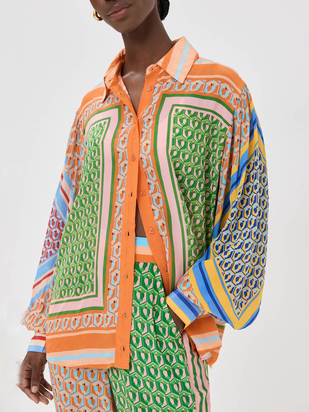 Calças Bloomer folgadas com estampa colorida exclusiva, cintura elástica e bolsos.