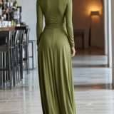 VESTIDO LARGO VERDE OLIVA CON ESCOTE EN PICO Y CINTURA FRUNCIDA - VALERINA MARBELLA