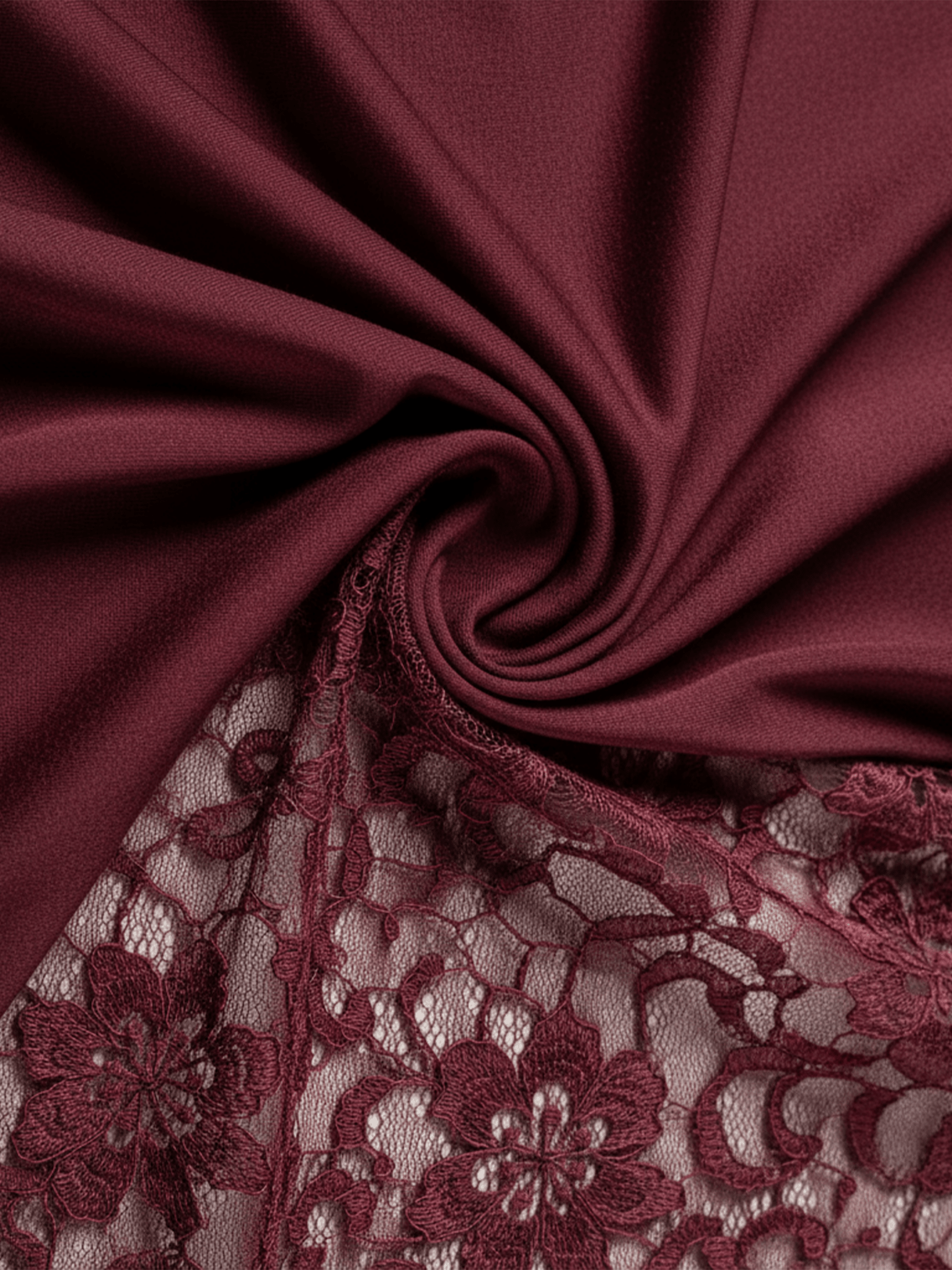 VESTIDO LARGO BURDEOS DE SATÉN CON ENCAJE, PLISADO Y ESCOTE EN PICO - VALERINA MARBELLA