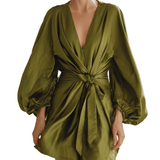 VESTIDO MINI DE SATÉN VERDE OLIVA CON ESCOTE EN V - VALERINA MARBELLA