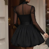 Vestido curto preto com saia bufante e detalhes em tule