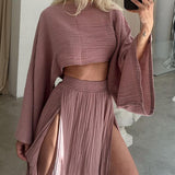 Conjunto casual de duas peças em algodão e linho com fenda elegante.