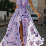 Vestido longo de chiffon verde claro com estampa floral, drapeado e um ombro só.