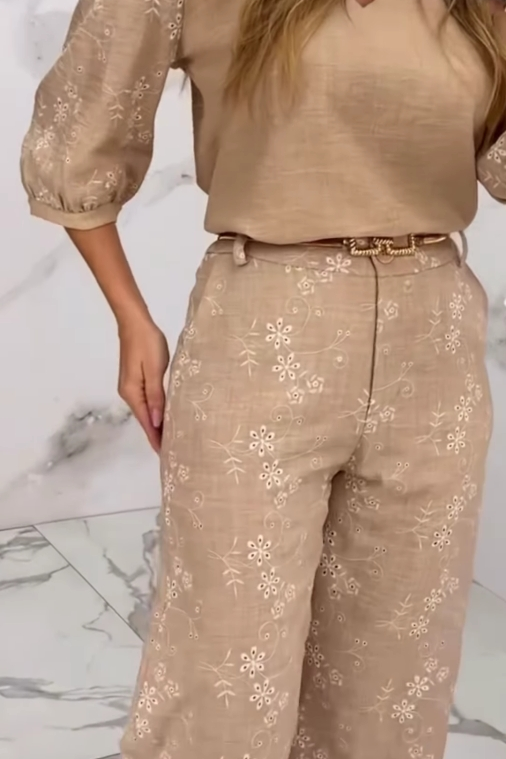 Terno com textura patchwork e bordado