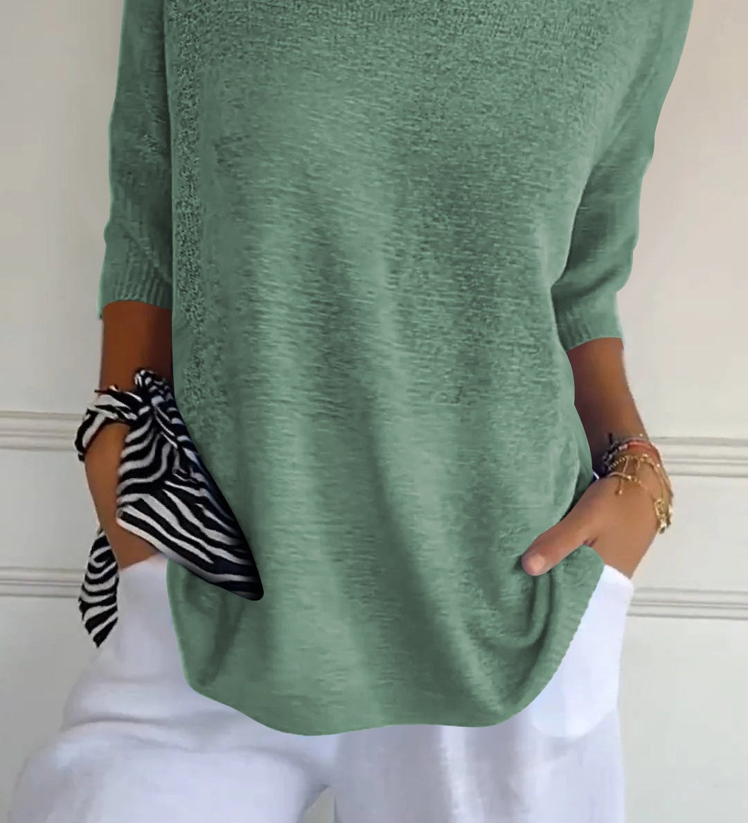 TOP CON ESCOTE EN V ATEMPORAL - VALERINA MARBELLA