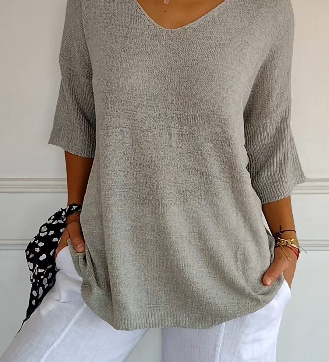 TOP CON ESCOTE EN V ATEMPORAL - VALERINA MARBELLA