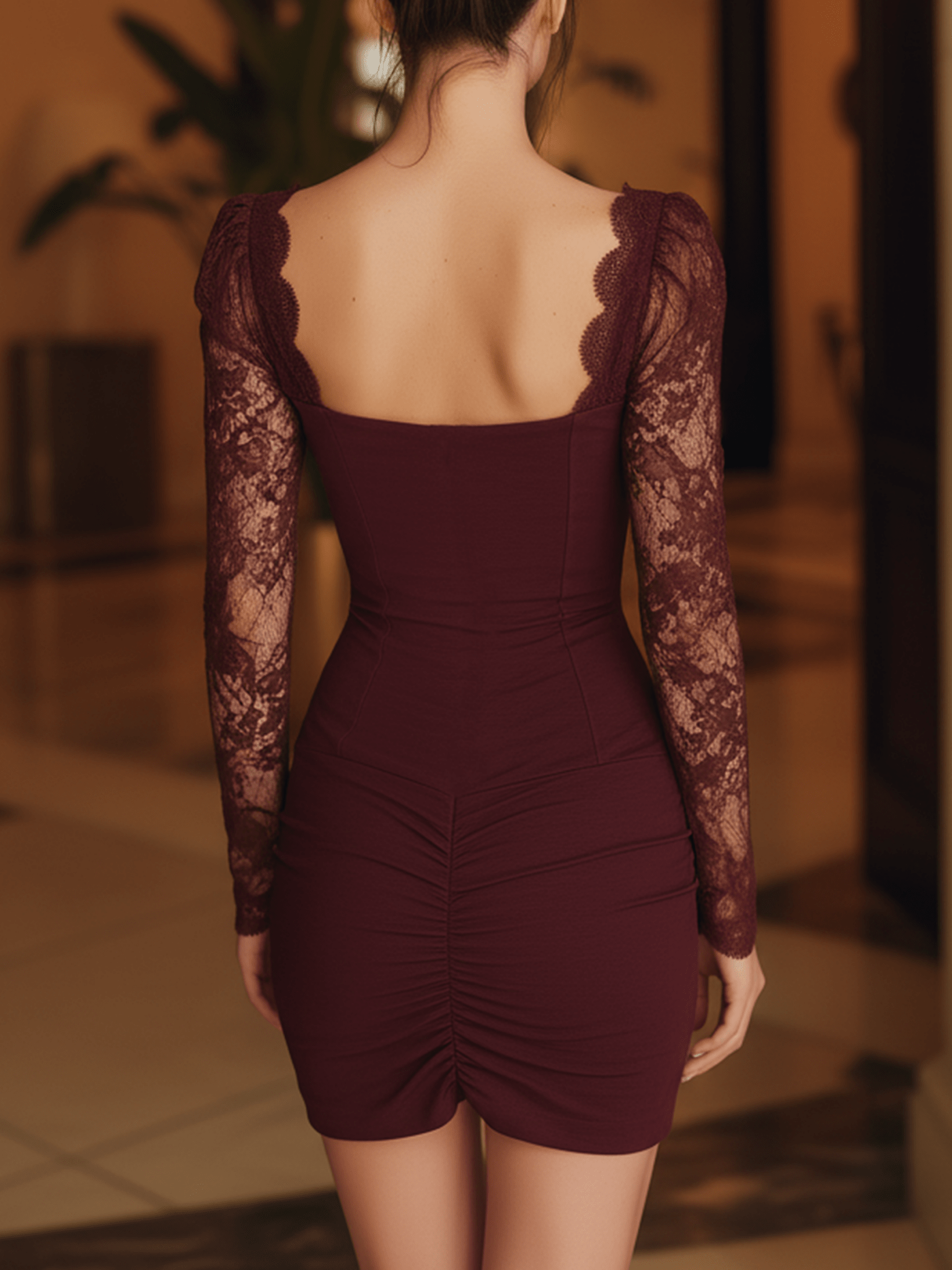 VESTIDO CORTO BURDEOS DE ENCAJE CON ESCOTE CUADRADO - VALERINA MARBELLA