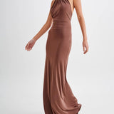 Vestido longo justo com decote halter - Marrom