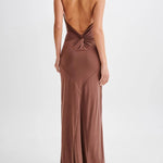 Vestido longo justo com decote halter - Marrom