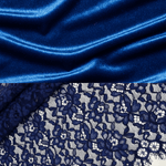 VESTIDO LARGO DE TERCIOPELO AZUL MARINO CON CUELLO ALTO Y ENCAJE - VALERINA MARBELLA