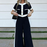 Conjunto de duas peças elegante e casual, composto por top curto e calça reta.