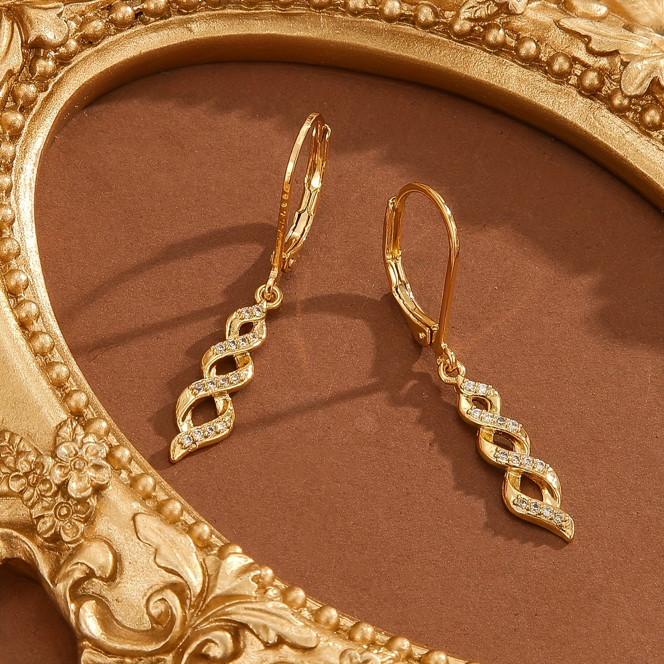PENDIENTES CENTELLEANTE TRENZADO AVA | ORO