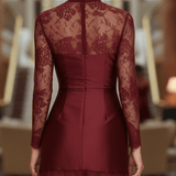 VESTIDO CORTO ENVOLVENTE DE SATÉN BURDEOS CON ENCAJE - VALERINA MARBELLA