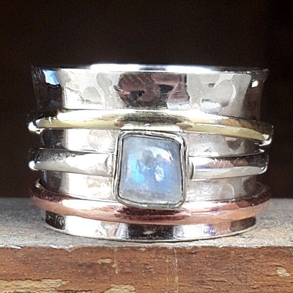 ANILLO IMPOSANT PIERRE DE LUNA MÉDITATION