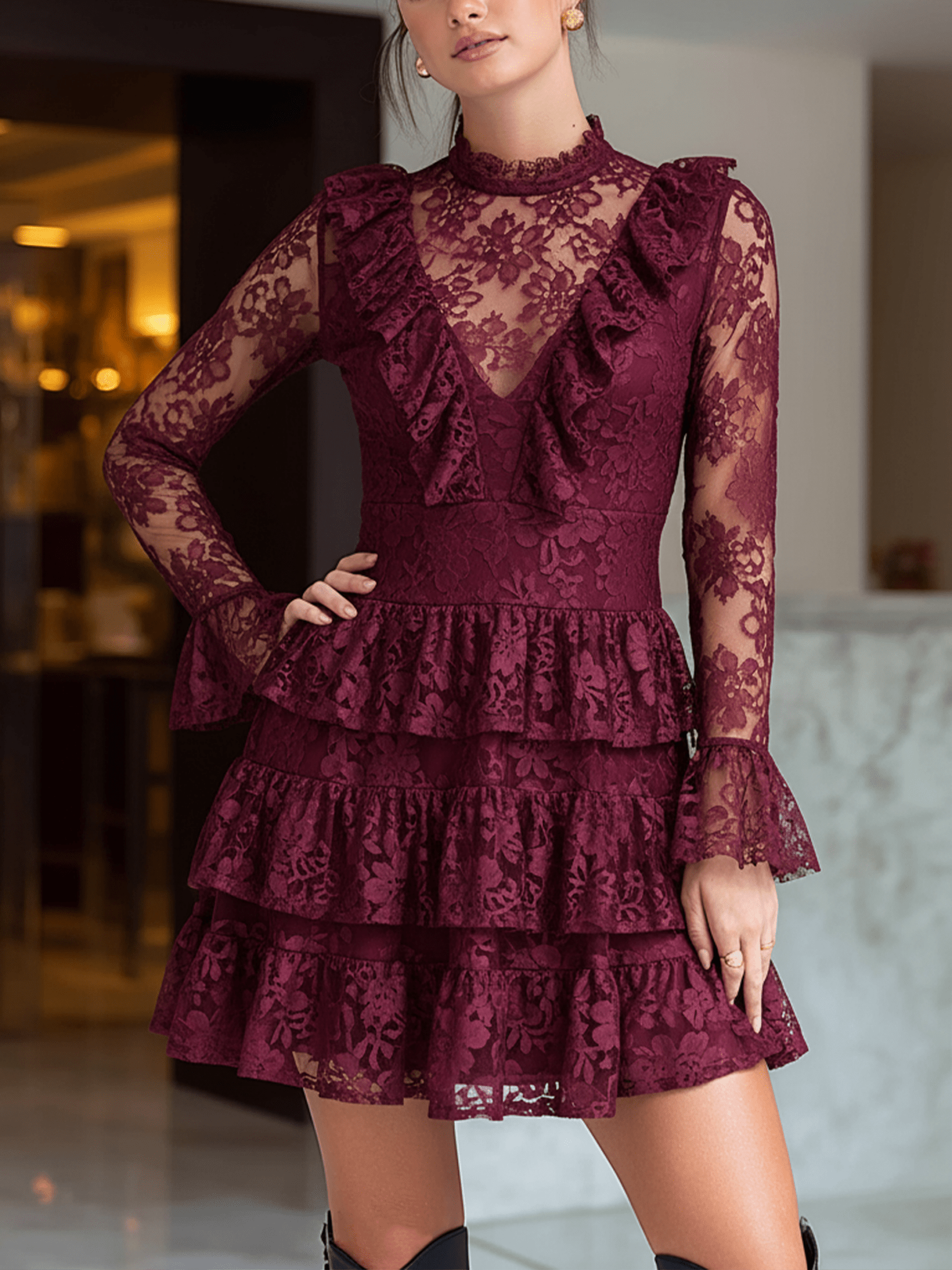 VESTIDO CORTO BURDEOS DE ENCAJE FLORAL CON VOLANTES EN CAPAS - VALERINA MARBELLA