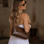 BOLSO CON DISEÑO INSPIRADO EN BERLÍN Y ESTILO URBANO - VALERINA MARBELLA