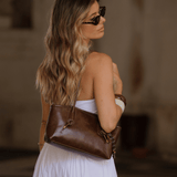 BOLSO CON DISEÑO INSPIRADO EN BERLÍN Y ESTILO URBANO - VALERINA MARBELLA