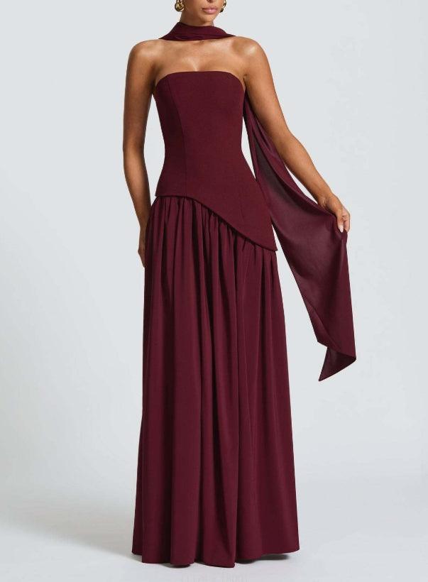VESTIDO MAXI SIN TIRANTES CON ABERTURA Y CINTA