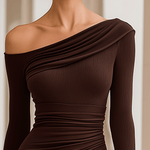 VESTIDO LARGO DE PUNTO CANALÉ MARRÓN CHOCOLATE CON UN HOMBRO - VALERINA MARBELLA