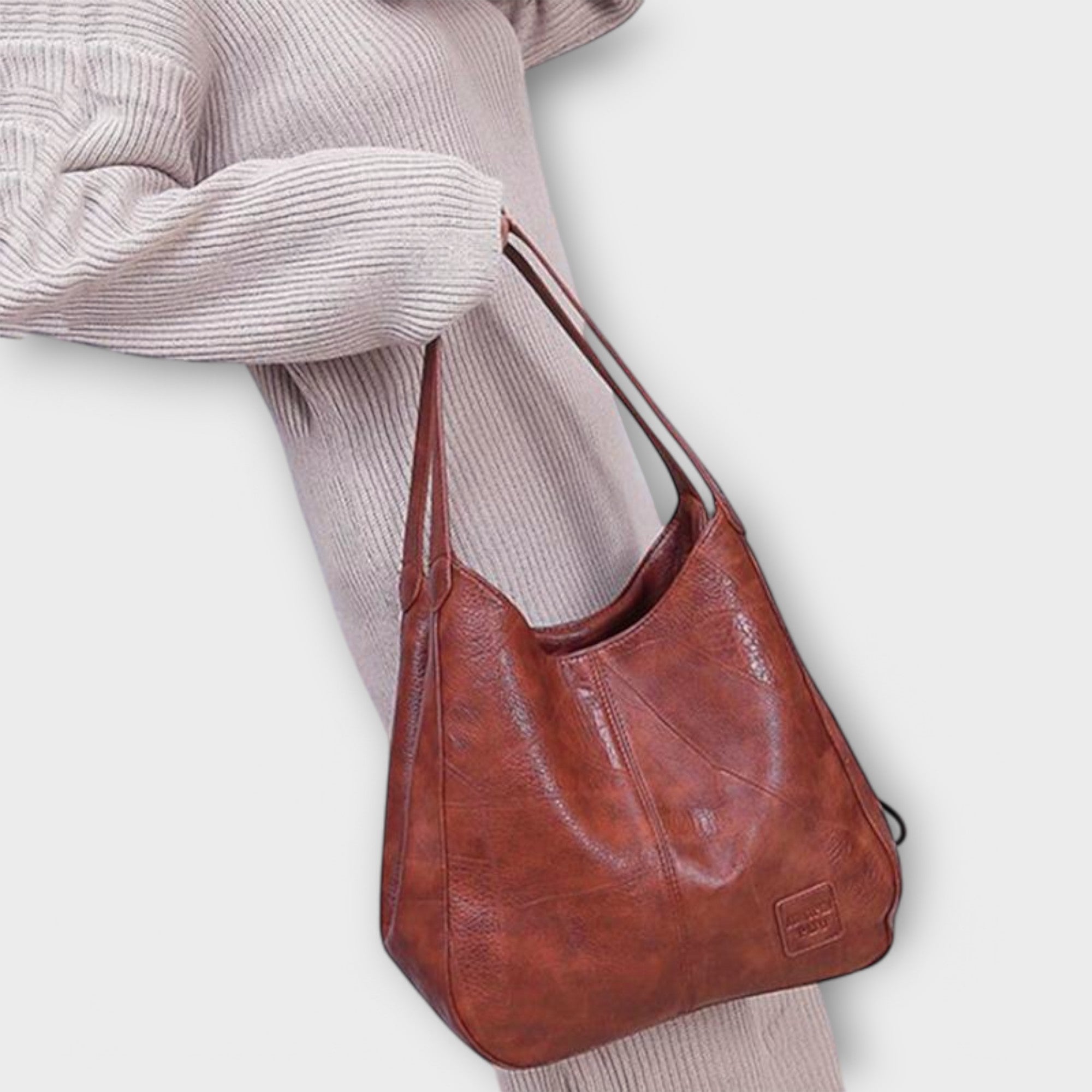 BOLSO DE CUERO ATEMPORAL CON ACABADO ELEGANTE - VALERINA MARBELLA