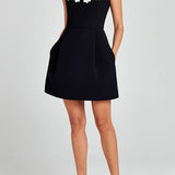 VESTIDO MINI FEMENINO CON APLICACIONES FLORALES