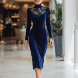 VESTIDO LARGO DE TERCIOPELO AZUL MARINO CON CUELLO ALTO Y ENCAJE - VALERINA MARBELLA