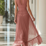 VESTIDO LARGO ROSA EMPOLVADO PLISADO CON CUELLO ALTO Y ABERTURA - VALERINA MARBELLA