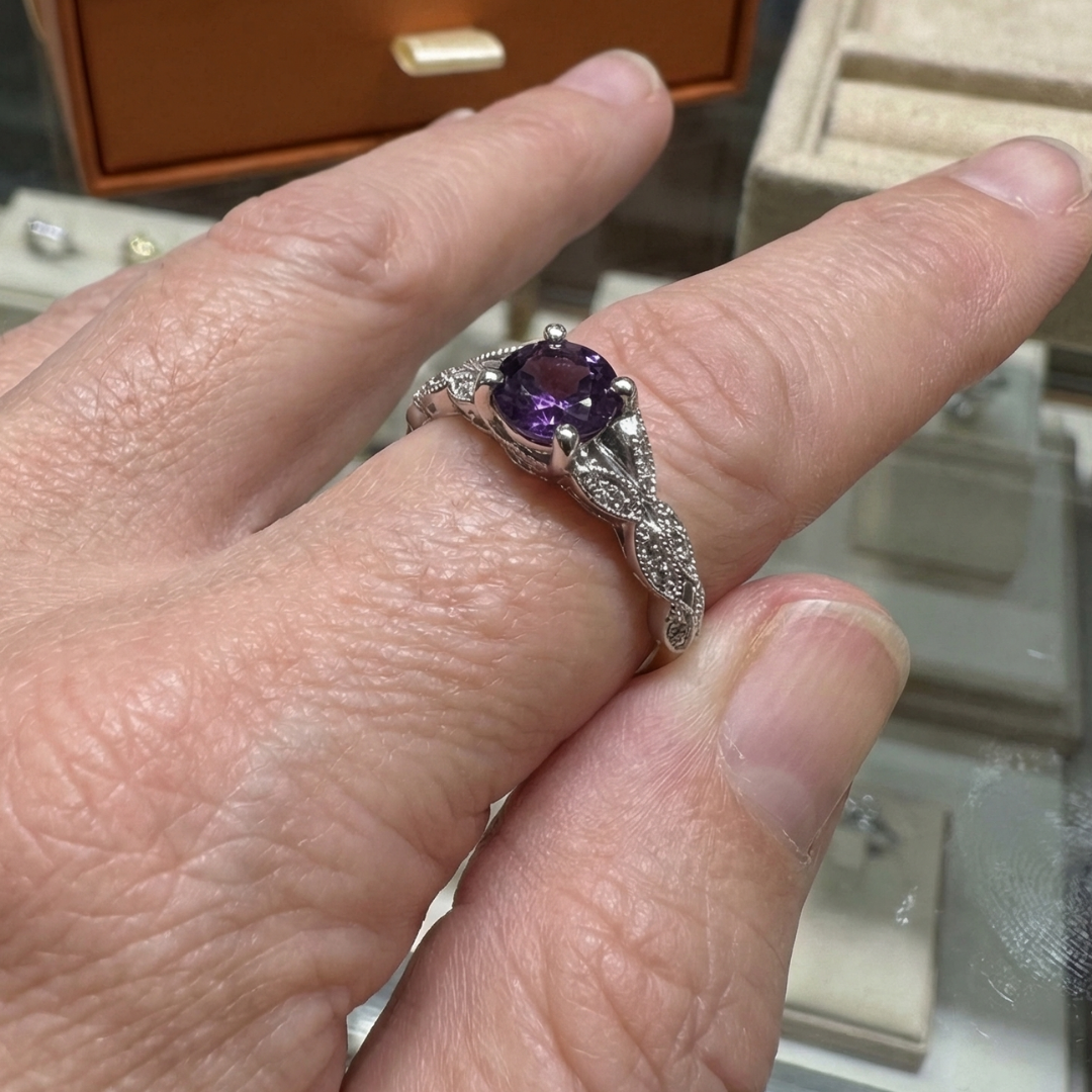 ANILLO AMELYS HELECHO | ORO BLANCO