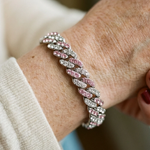 PULSERA ROSA EMPOLVADA MALLA CUBANA | ORO BLANCO
