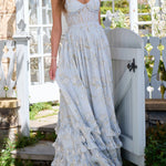 Vestido longo floral com babados e fenda