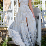 Vestido longo floral com babados e fenda