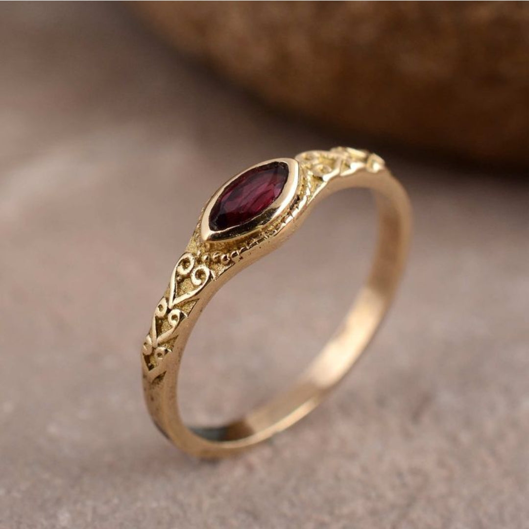 ANILLO VINTAGE ROJO INCRUSTÉ PIERRE ORO