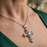 COLLAR CELESTIAL ROSA CRUZ | ORO BLANCO