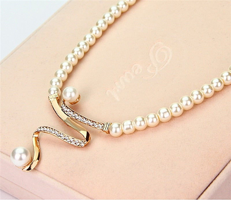 CONJUNTO NATUREL PERLA COLLAR + PENDIENTES