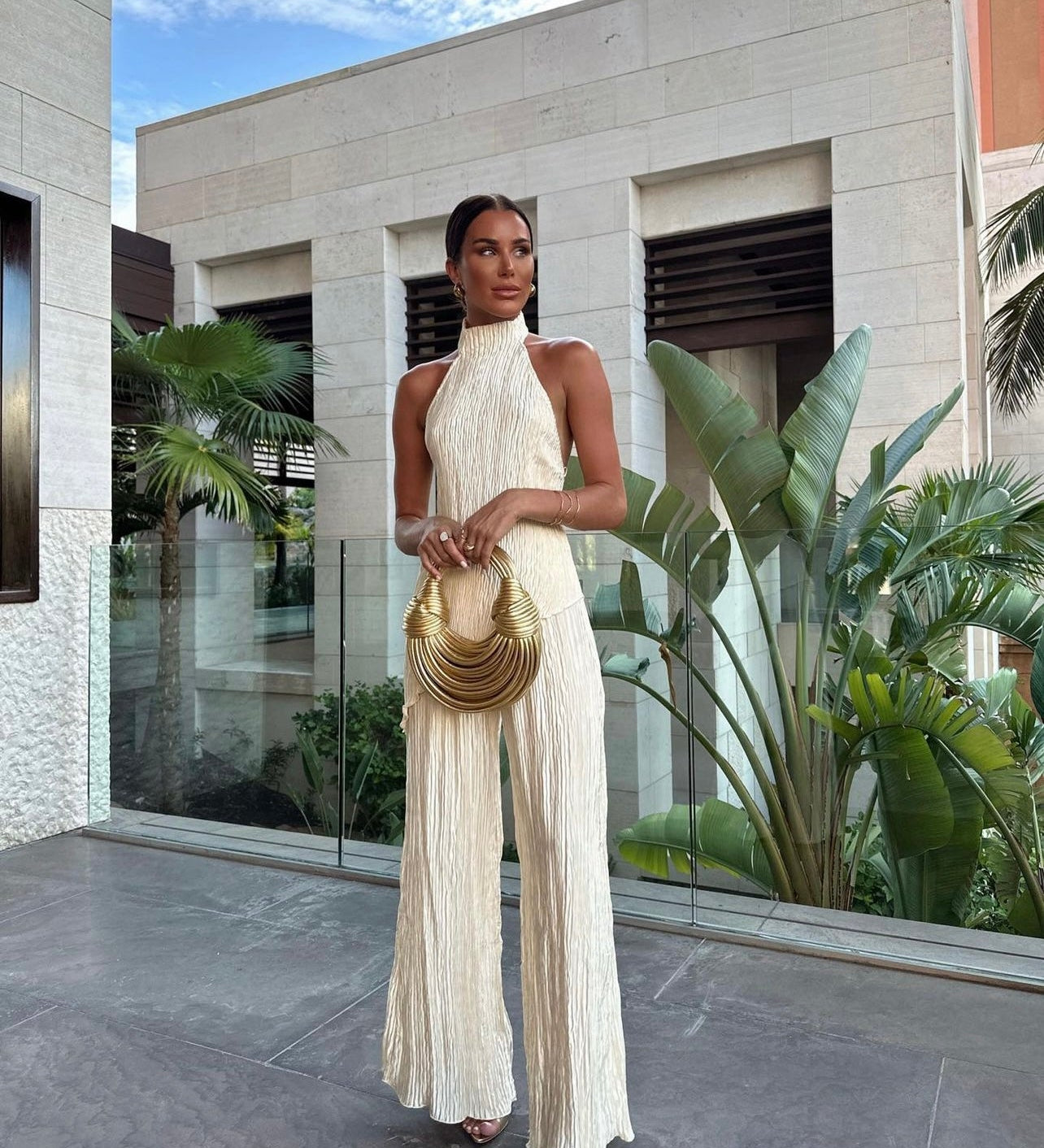 Conjunto De Top Halter con Espalda Abierta y Pantalón De Corte Amplio para Mujer | Ideal para Eventos y Ocasiones Especiales