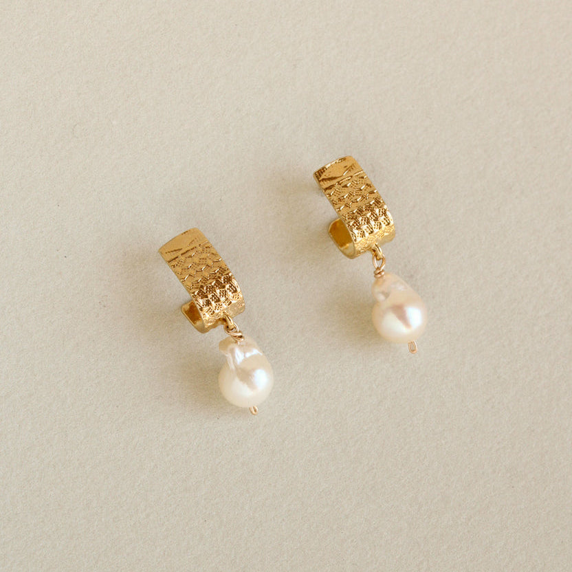 PENDIENTES VINTAGE PLAQUÉ ORO & PERLA