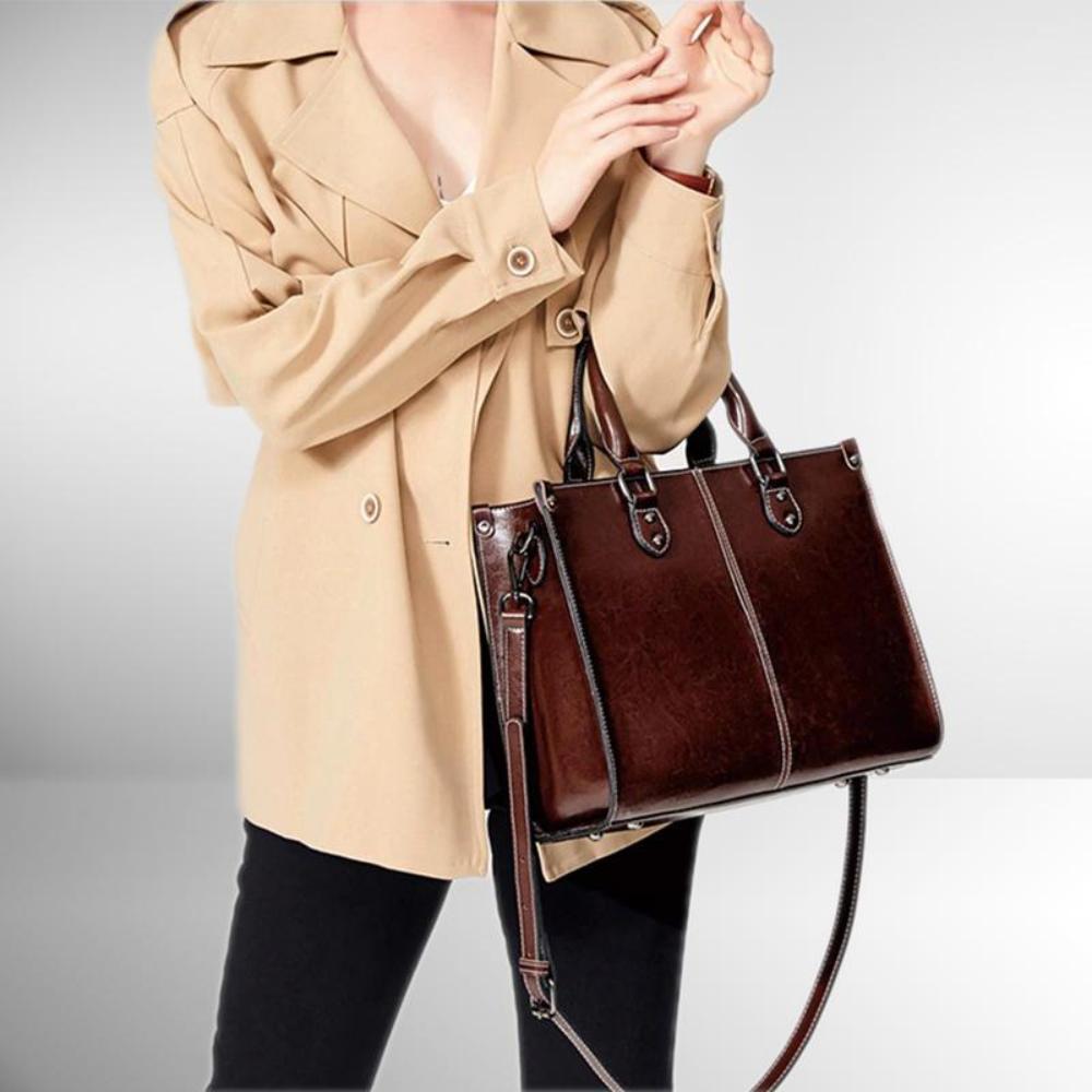 MOCHILA DE CUERO ELEGANTE CON TOQUE MODERNO - VALERINA MARBELLA