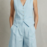 Linévora – Tailored summer ease – Vest and short set