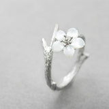 ANILLO VINTAGE BLANCO FLOR RÉGLABLE
