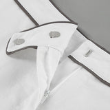 Conjunto de duas peças em algodão e linho com camisa e shorts em contraste preto e branco