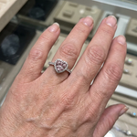 ANILLO BESO DE ROSA CORAZÓN | ORO BLANCO