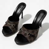 ZAPATOS DE TACÓN CON MONOGRAMA