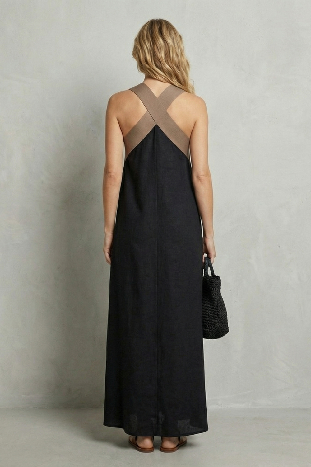 Seravelle – Cross-halter elegance – Maxi dress