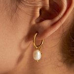 PENDIENTES SILKE EAU DOUCE PERLA ESTRELLA ORO