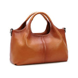 BOLSO DE CUERO A LA MODA