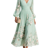 Vestido midi floral plissado em chiffon verde claro com decote em V