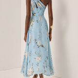 Vestido longo azul claro floral plissado em chiffon com um ombro só